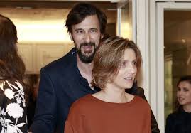 294,392 likes · 656 talking about this. Beatriz Batarda Faz Declaracao De Amor A Bruno Nogueira