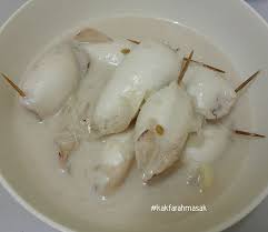 3 ekor sotong (sederhana) 1 biji bawang merah, 2 ulas bawang putih (ditumbok/dihiris) 3 sudu besar cili kisar 1 biji bawang merah (dipotong. Resepi Ketupat Sotong Kuah Lemak Resepi Bonda