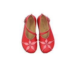 At made & more, we are constantly looking for new stylish and sustainable shoe brands. Bahatika Asilia Mary Jane Avocadostore