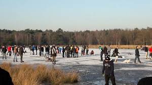 23 drone flight schaatsen leersumse plassen 2018. Ondanks Waarschuwingen Massaal Het Ijs Op Utrecht Ad Nl