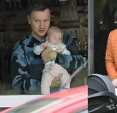 Zobacz pełny profil użytkownika jakub wesołowski i odkryj jego/jej kontakty oraz stanowiska w podobnych firmach. Jakub Wesolowski Z Dzieckiem I Zona Na Spacerze Party Pl
