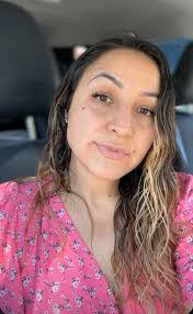 Jennifer Caris's Instagram, Twitter & Facebook