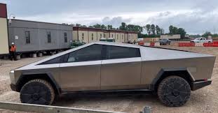 Zahlen sie nicht zu viel! Tesla Cyber Truck Prototype Found At Gigafactory Texas S Next Home Autobala