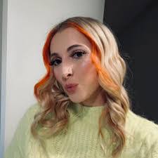 Heather Cobine's Instagram, Twitter & Facebook