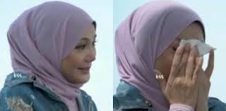 Datin fazira binti wan chek (lahir 9 februari 1974) atau lebih dikenali sebagai erra fazira ialah seorang peragawati, pelakon, penyanyi, pengacara, penerbit dan bekas ratu cantik malaysia. Saya Bertemu Jodoh Dengan Yusry Ketika Di Puncak Kerjaya Tapi Erra Fazira Throwback Kisah Lalu Kini Bahagia Sama Anak Media Hiburan