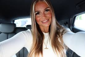 I'm Holly, I'm 22 and looking to travel Bali for 2/3 weeks next month  (August). I would love a travel partner, preferably female. My instagram is  hollythompsonnx please message me