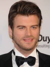 Cesur returns to his father's village with an elaborate plan to avenge the death of his father. Kuzey Guney Oyunculari Ve Kadrosu Sinemalar Com