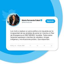 La publicación de la senadora cabal causó controversia en twitter. Facebook
