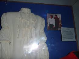 Peterman company is an american retail company that sells clothing, fashion accessories, and furniture primarily through catalogs and the internet.it was founded by john peterman in 1987 and has its headquarters in blue ash, ohio. The Seinfeld Puffy Shirt Alifesopeachy Flickr