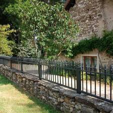 Cloture De Jardin 15 Idees Pour La Choisir En 2020 Cloture Jardin Amenagement Jardin Idees De Cloture