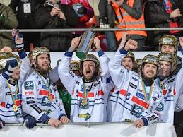 Övriga som får medaljen denna gång är regissören och dramatikern mattias andersson, regissör. Det Borde Inte Ga Edsbyn Idrottens Affarer