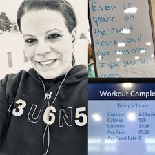 I haven't made a runner in forever! Decided to make one again. 😋