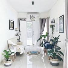 Oleh karena itu, pemilihan jenis tanaman untuk dekorasi ruang tamu harus kamu pertimbangkan dengan baik untuk memberikan tampilan yang menarik dan nyaman dilihat. Konsep Desain Dan Dekorasi Ruang Tamu Mungil Cantik