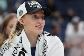 Ann Comerford's Instagram, Twitter & Facebook