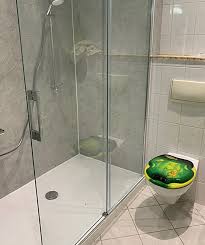 Eine weitere lösung ist der verzicht auf die badewanne zugunsten einer großzügigen duschkabine. Vehamo Dahl Wir Ebnen Ihren Weg