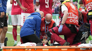 Συνορεύει από ξηράς μόνο με τη γερμανία, ενώ από θαλάσσης γειτνιάζει με τη σουηδία, τη νορβηγία, τη βόρεια θάλασσα και τη βαλτική. 12s338vbx0f1nm