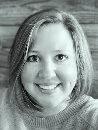 Kelly Carpenter's Instagram, Twitter & Facebook