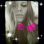 Amber Pople's Instagram, Twitter & Facebook