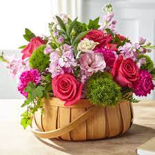 Sending get well gift baskets and flowers convey your warm wishes of a speedy recovery to a friend, family member or loved one. Kettering Hills And Dales Florist Inc The Ftd Radiant Remembrance Basket Kettering Oh 45439 Ftd Florist Flower And Gift Delivery