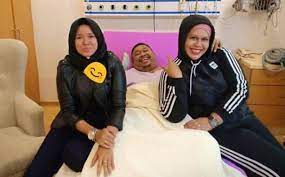 Kini, kami berdua berkelejotan, sementara napas kami juga semakin memburu. Bidadari Penguat Semangat Selamat Jalani Pembedahan Rahim Seronok Kedua Dua Isteri Jadi Peneman Gempak