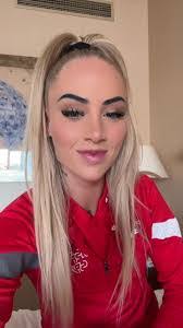 Elisa Lehman's Instagram, Twitter & Facebook