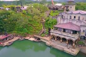 With emily blunt, dwayne johnson, jesse plemons, paul giamatti. Dwayne Johnson Shares A Look At The Huge Set For The Jungle Cruise Film
