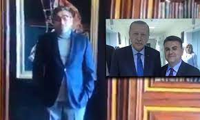 Cumhurbaşkanlığı ekonomi politikaları kurulu ve akp mkyk üyesi korkmaz karaca, kara para aklama suçundan aranan sezgin baran korkmaz için, çocuklara teşekkür ettiriyor. Sezgin Baran Korkmaz In Saray A Gonderdigi Mesaj Ortaya Cikti Tele1