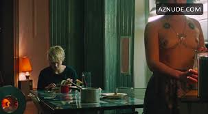 Our brunette promises an unforgettable encounter - click now