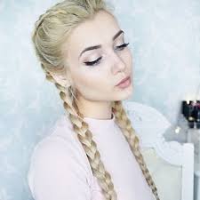 Bella Yates (@roxxsaurus_fan_)