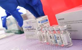 Le vaccin ne doit pas être administré aux personnes ayant des antécédents d'anaphylaxie à l'un de le vaccin n'est pas recommandé pour les personnes âgées de moins de 18 ans dans l'attente des. Thl Finland Holding Off Using J J Covid Vaccine Yle Uutiset Yle Fi