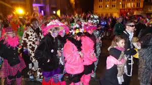 La jeune femme déclare aux policiers que l'homme l'a violée, de son côté il nie totalement les faits. Un Jeune Homme Devant Les Assises Pour Le Viol D Une Femme Un Soir De Carnaval Au Portel