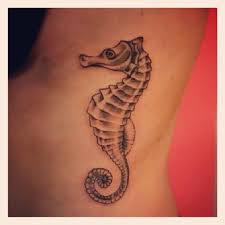 I Like The Shape Of This Seahorse But Maybe Ix Nae On The Details Inside To Make It Nice And Simple Tattoo Ideen