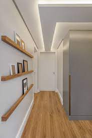 Cartongesso Guida Completa Su Questo Materiale Scopri Dove Utilizzarlo Pregi E Dife Arredamento Corridoio Soggiorno Controsoffitto Arredamento Ingresso Casa