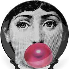 Plate decor Mysterious face bubble gum pop