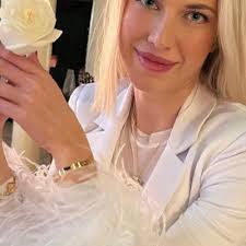 Lora malone (@Lora80877662964)