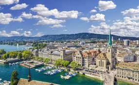Züri ) is the largest city in switzerland , with a population of some 390,000 in the city proper and 1.2 million in the agglomeration area. Zurich University Of Applied Sciences Zhaw School Of Management And Law Em Normandie En