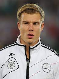 Holger felix badstuber (ˈhɔlɡɐ ˈbaːtˌʃtuːbɐ; Holger Badstuber Wikipedia