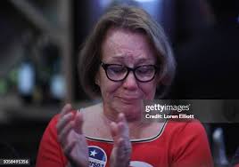 30 Photos & High Res Pictures