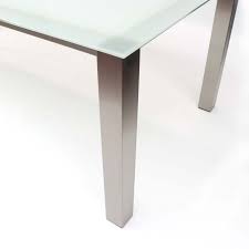 detailfoto van onze rvs tafel dublin met glasplaat zeer geschikt voor zowel binnen als buitenshuis meubels tuinmeubels e tuintafels meubels meubel ideeen