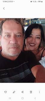 Escolhi a solidão para me defender. Eu me protejo da humanidade ao meu  redor, dessa humanidade barulhenta e intrusiva. Vivo rodeado de animais,  árvores, flores. Tenho cavalos, burros, carneiros, cabras, porcos, galinhas,