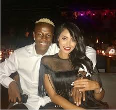 À 22 ans, hamza mendyl va se faire une idée. Decouvrez En Photos Les Femmes De Nos Joueurs Marocains Welovebuzz
