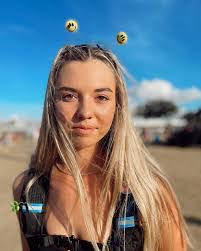 Sara Anger's Instagram, Twitter & Facebook