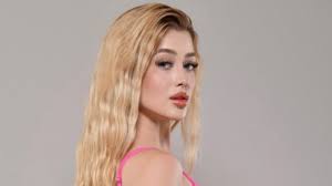 Alemia Rojas: mujer enloqueció a pasajeros del transporte público con sexy  look para ver Barbie y se hace viral – Sagrosso