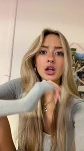 Sarah Chiari's Instagram, Twitter & Facebook