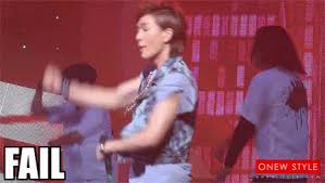 14 Hilariously Clumsy K Pop Idols That Tripped Up On Camera Shinee Shinee Onew Kpop Funny