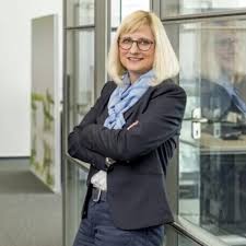 Für region und mittelstand ein förderer. Katrin Holzinger Teamleiterin Kundenservice Vr Bank Lahn Dill Eg Xing