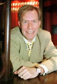 27 Portrait Robin Merrill in the restaurant of the Berlin Wintergarten ,  singer of the Savoy Dance