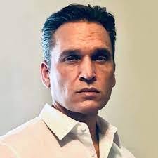 Daniel Bouslough's Instagram, Twitter & Facebook