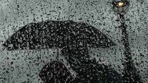Superstiţii legate de ploaie. Ce se zice că se întâmplă dacă stai în ploaie  fără umbrelă | Actualitate