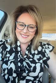 Happy Wednesday my perfume girls and guys! It's a week of Jimmy Choo h...